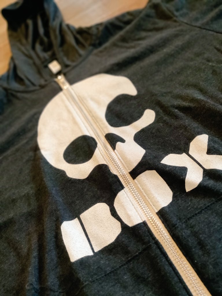 box_skull's tweet photo. #gymwear #gym #fitness #workout #bodybuilding #motivation #fitfam #fit #gymlife  #gymmotivation #fitnessmotivation #fashion #leggings #sportswear #training #fitnessmodel #activewear #gymtime #healthy #girlswholift #gains #style #sport #physique #tshirts  #customtshirts #crossfit https://t.co/xQrxuIjx7k