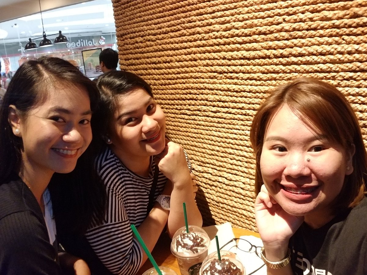 ItsMeJayaa's tweet photo. Jejes ๐ We miss you cay and wren ๐ #quickcatchup @Cathheeeeey @rotshyyy @caylabyu @Wrencuaresma https://t.co/wGfgLNnkdi