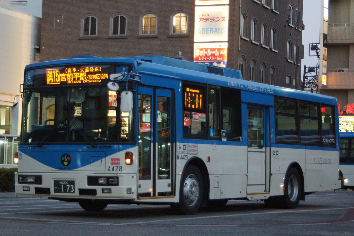 Aki 1 18 川崎市バス 東急バス W 4428 犬蔵線 W 3374 犬蔵線 A 2790 久末線 Ta17 Ksp輸送 東急バスを撮りに行ったはずが川崎市営がエモかったというオチです