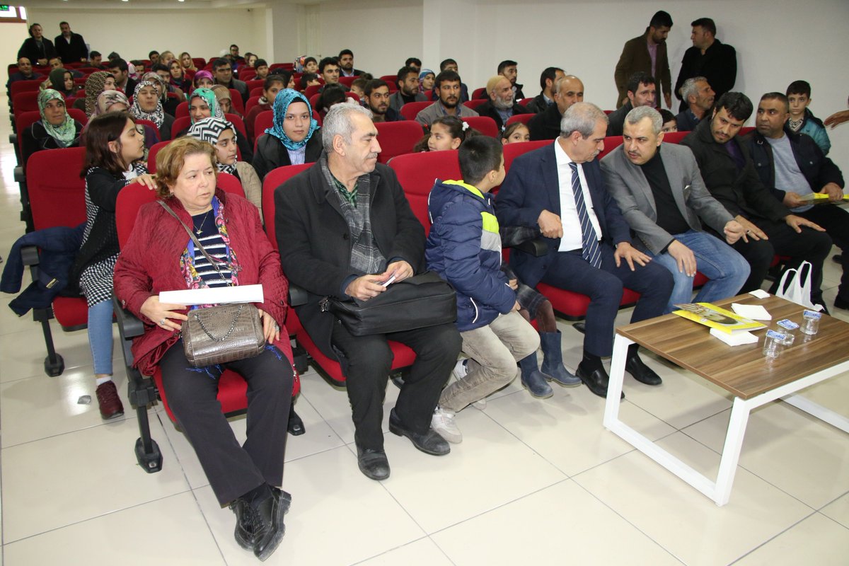 FevziDemirkol's tweet photo. Haliliye Belediyesi olarak bir İLKE daha imza atarak Fenilketonüri (PKU) hastalarımıza düşük proteinli ücretsiz ekmek dağıtımına başladık.
Düşük proteinli ekmeklerin dağıtımı için hastalarımıza bir araya geldik.
Tüm hastalarımıza şifalar dilerim.
@PKUAileDernegi https://t.co/n2XhPZpCsM