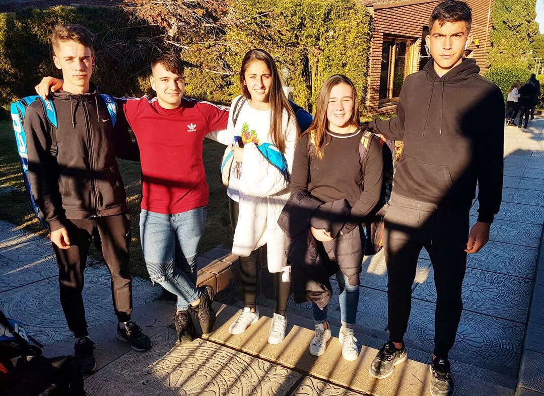 TennisTrainer1's tweet photo. ¡¡El equipo Infantil Masculino del CT Vila-real se proclama CAMPEÓN de 2ªA y asciende a primera división mientras que los juniors consiguen la permanencia en la máxima categoría un año más, grande team!! https://t.co/WIEHo0JI6u
