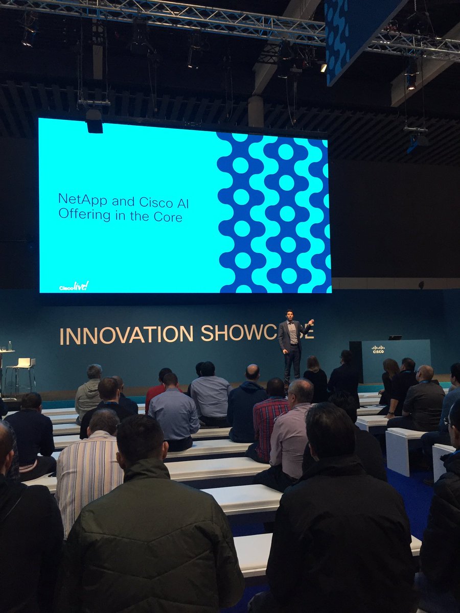 Great Session <a href="/HosebDM/">Hoseb Dermanilian</a> !! Almost full Innovation Theater <a href="/CLEUR/">cleu ribeiro</a> #CLEUR #NetAppEMEA