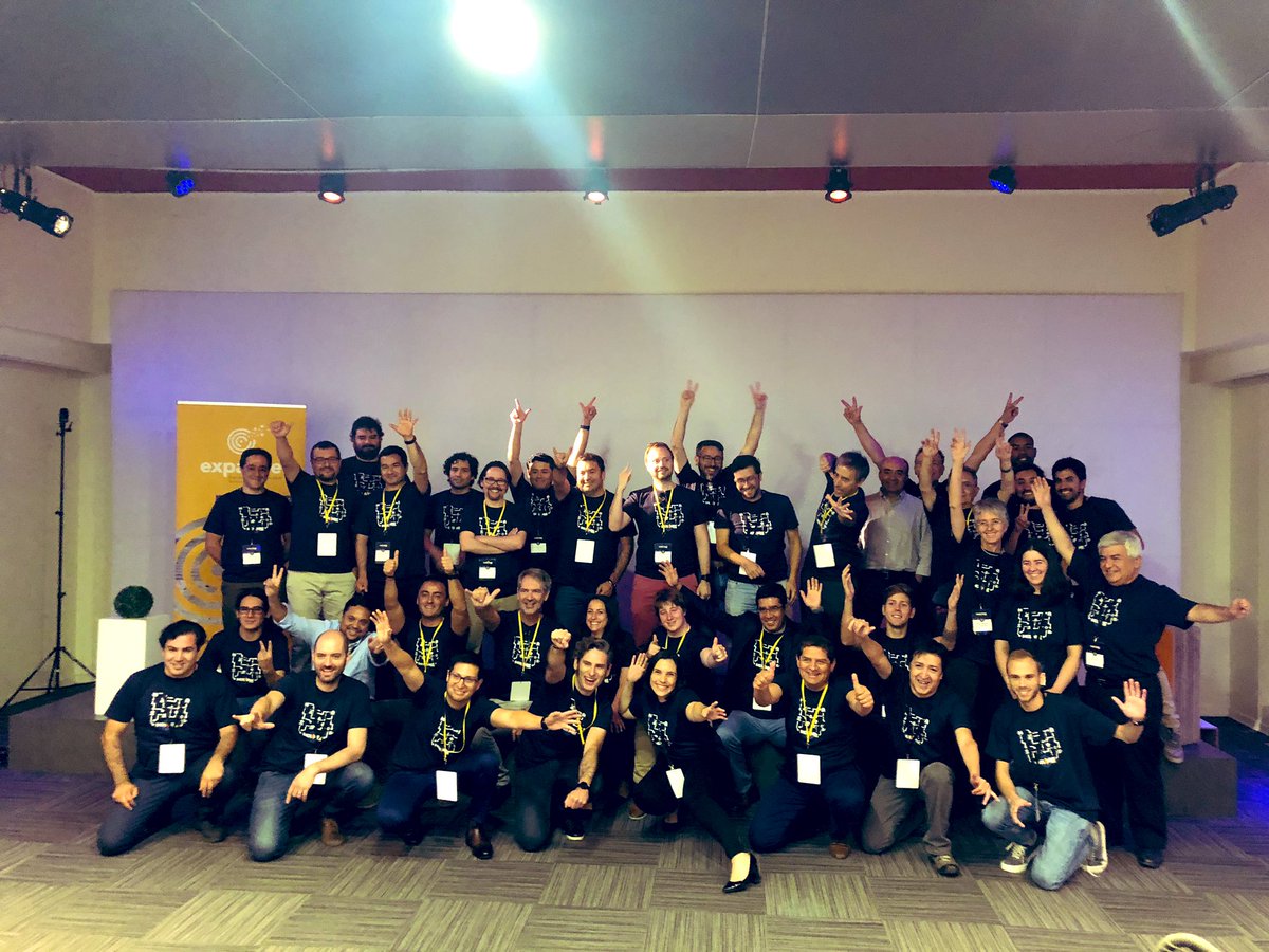 FranciscaCV's tweet photo. Dando inicio a Hackamine, la 1era Hackathon de BHP en Latinoamérica, by @ExpandeMineria @fundacionchile https://t.co/Ih87YKL7UP