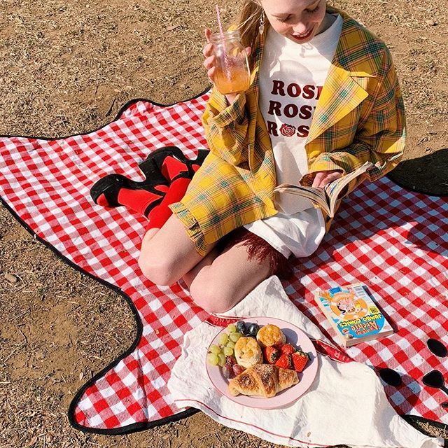 setoayumi's tweet photo. BLOOMING GARDEN PICNIC🍪🍓🐻🍇
ストーリーズで質問募集したやつ、徐々に回答してゆきますね。
面白い質問ばかりで楽しく返信させて頂いてます😊
#aymmy
#bloominggardenpicnic
#19sp https://t.co/vs8xFH1r0l https://t.co/FCuOZhYvhm