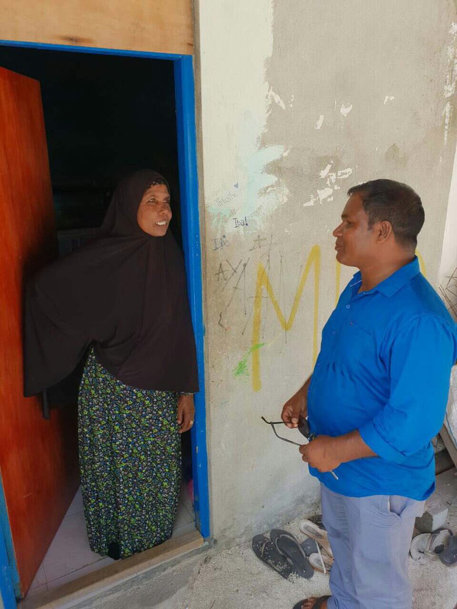 TeamModu2019's tweet image. ދާއިރާގެ ރައްޔިތުންގެ ކަންބޮޑުވުންތައް ސަރުކާރުގެ ސަމާލުކަމަށް ގެންގޮސްދެވޭނީ ދާއިރާއަށް ނިސްބަތްވާ، ދާއިރާގެ ދަރިއަކަށް!  
ތ.ގުރައިދޫ ދާއިރާ އަށް، މުޙައްމަދު ނާސިރަށް ވޯޓު ދެއްވާ!
#ThilafathahMajlis #Majlis2019 ⚖️