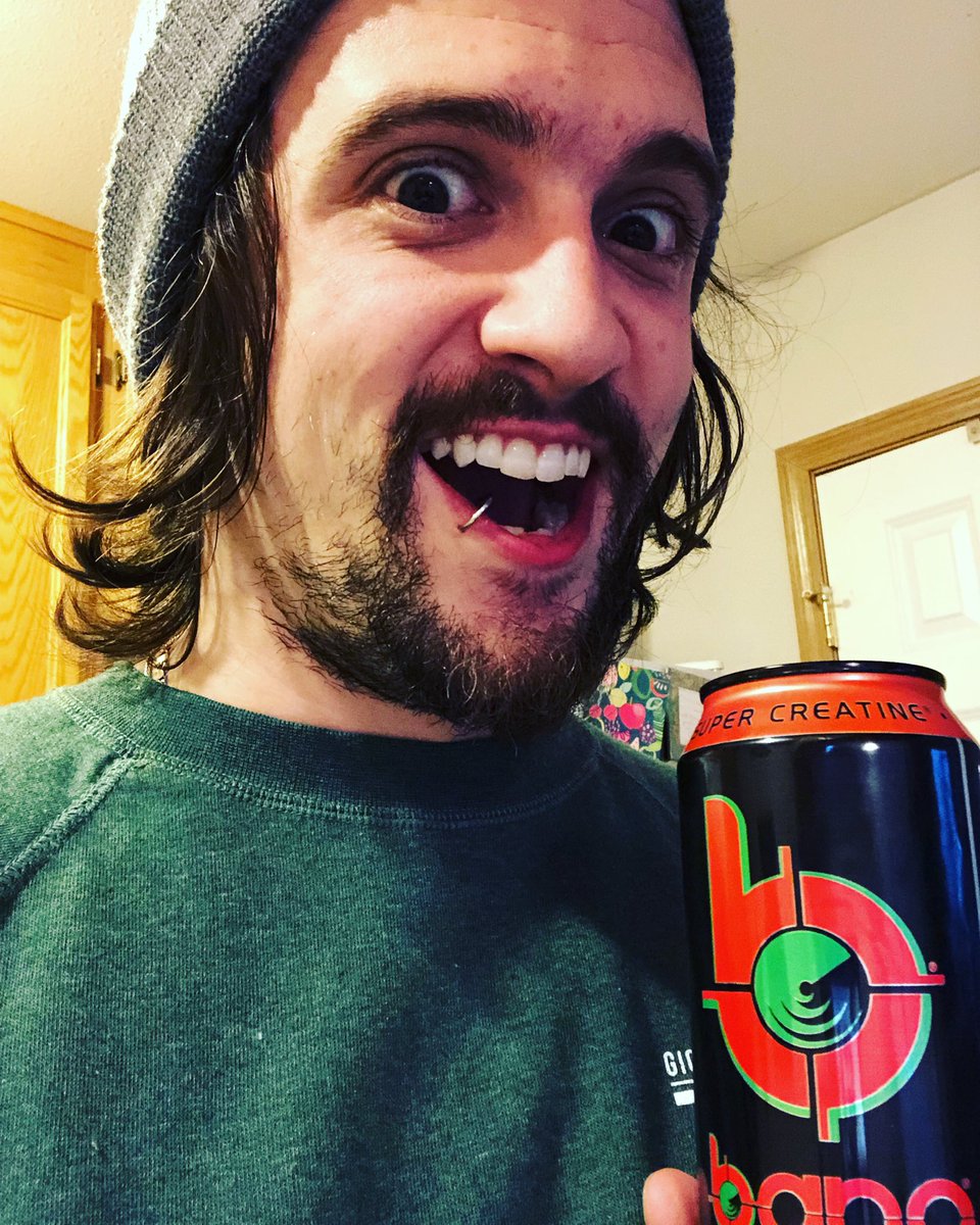 Have a BANGIn day everyone 🤘🔥👽 <a href="/BANGenergy/">Bang Energy</a> @BangEnergyCEO <a href="/BrandtParke/">Brandt Parke</a> #energy #bang #monday #twitch