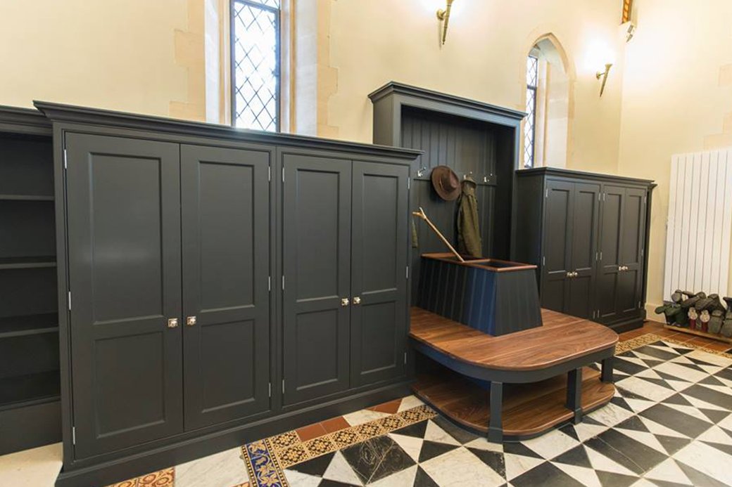 charter_walk's tweet photo. A fabulous use of @charter_walk #luxury #kitchen units in this amazing boot room.  Have a look in our portfolio: https://t.co/554Jql1Shu #designerkitchen #interiordesign https://t.co/wEIwo0j4H5