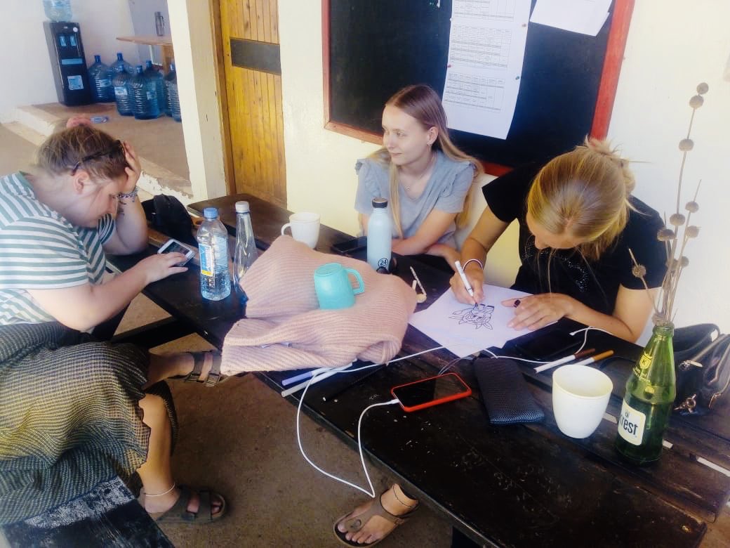 GP_Kenya's tweet photo. Our Global Volunteers Course Participants are busy designing and working on their #SDGsImpact related projects after getting an introduction to #SDGs
#LeaveNoOneBehind #YouthPower #Training4Change https://t.co/4l8IYi78Rh