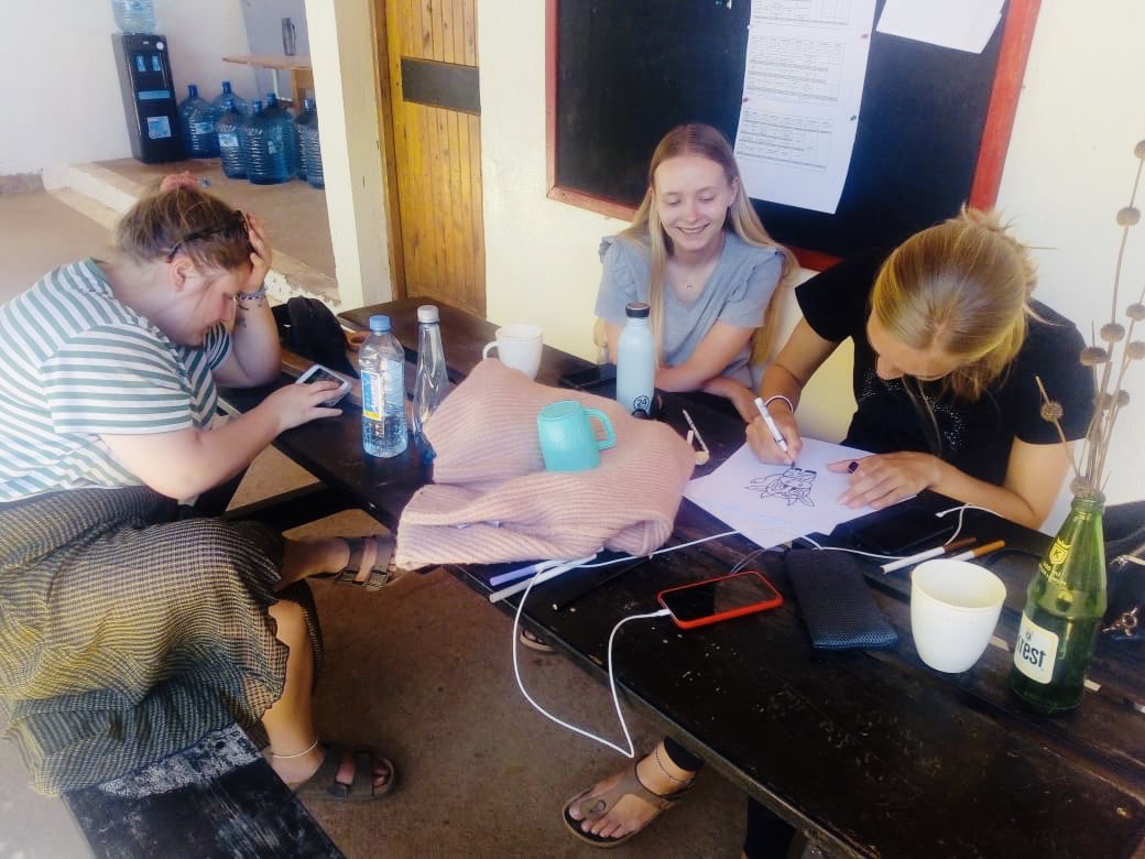 GP_Kenya's tweet photo. Our Global Volunteers Course Participants are busy designing and working on their #SDGsImpact related projects after getting an introduction to #SDGs
#LeaveNoOneBehind #YouthPower #Training4Change https://t.co/4l8IYi78Rh