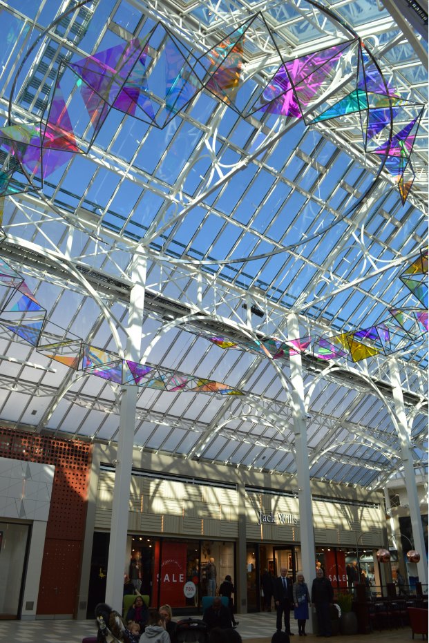 Surreyheath's tweet photo. The first phase of @TheSquareCamb extensive refurbishment works completed this week (w/c 28 Jan '19) with the installation of a stunning glass sculpture in Main Square in the centre of the building. @HaskollUK @RevoLatest
 
#LoveCamberley #Regeneration

https://t.co/PFIKjbDtHD https://t.co/OcRPqlXHAD