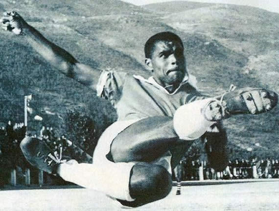 PowerRangerAzlu's tweet photo. 19 anos de saudade!
#Matateu #belenenses #rp1919 ⭕ https://t.co/AwfyTaSJJ0