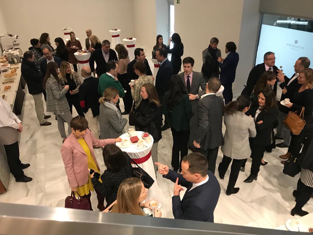 eventmanager_es's tweet photo. ¡Gracias a todos los que habéis asistido hoy en Madrid a la presentación exclusiva del primer estudio de mercado sobre el sector de los eventos corporativos en España! ¡Gracias @NHMeetings y @MaraRey7 por organizarlo! @NHCollectionEB https://t.co/elaWEkzMx2