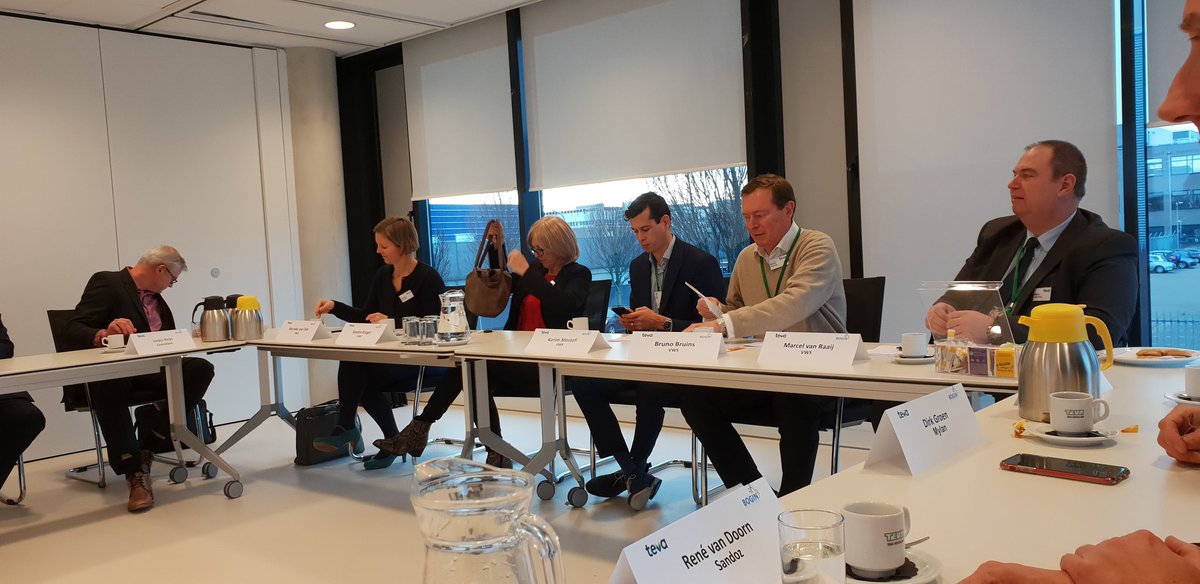 BoginGeneriek's tweet photo. #Bogin leden in gesprek met minister voor Medische Zorg Bruins bij #TEVA in Haarlem https://t.co/95sb6jgzsB