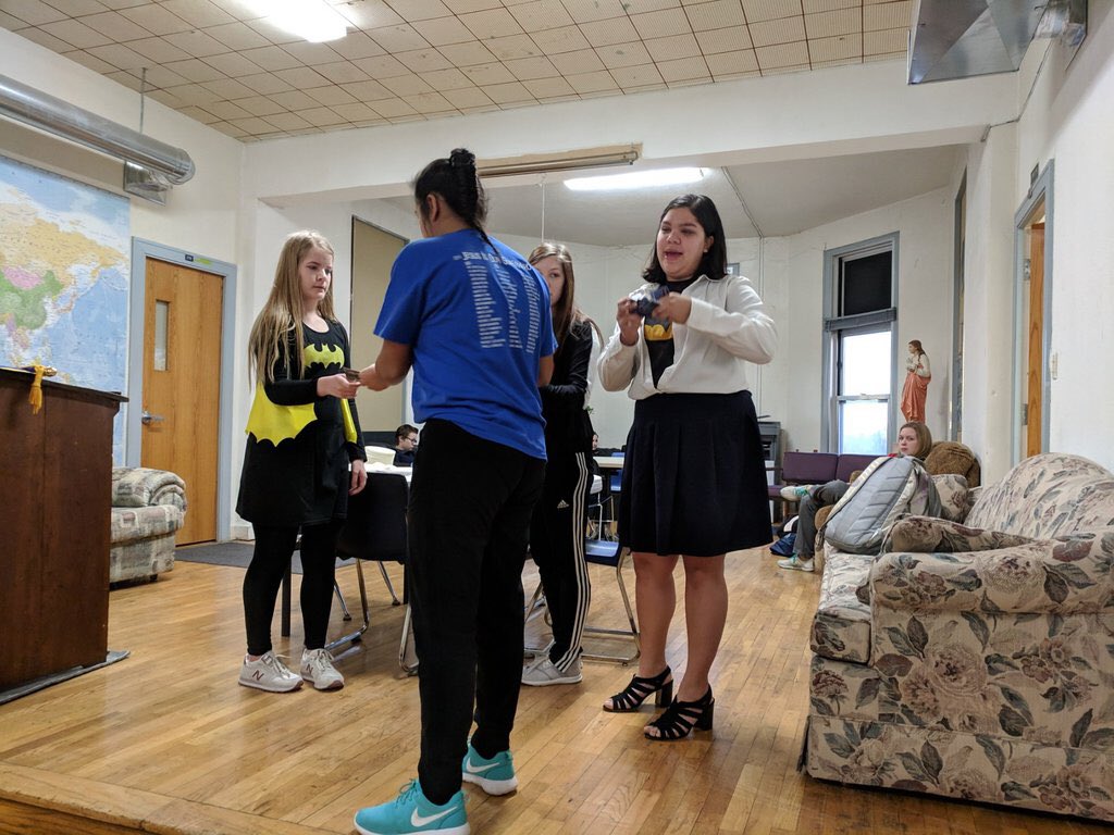 KeyClubTMP's tweet image. This morning we celebrated all our new members with cake!! Thank you all for your dedication to Key Club!