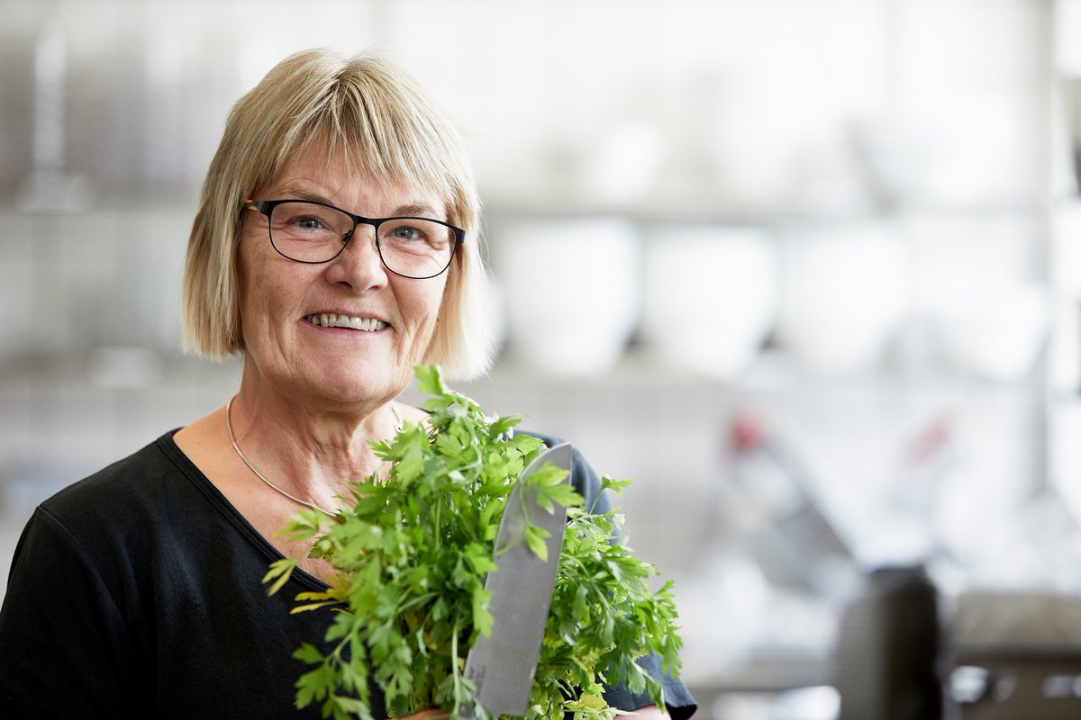 HounoUniverse's tweet image. Learn how HOUNÖ SmartTouch® 1.16 roll-in oven has helped to solve the kitchen's capacity problems at our blog: lnkd.in/gCwRCJP  👨‍🍳🇩🇰

#hounoblog #visualcooking #houno #combiovens #institutions 
#Midtjyskefterskole #schoolcanteen  #Denmark #Ejstrupholm