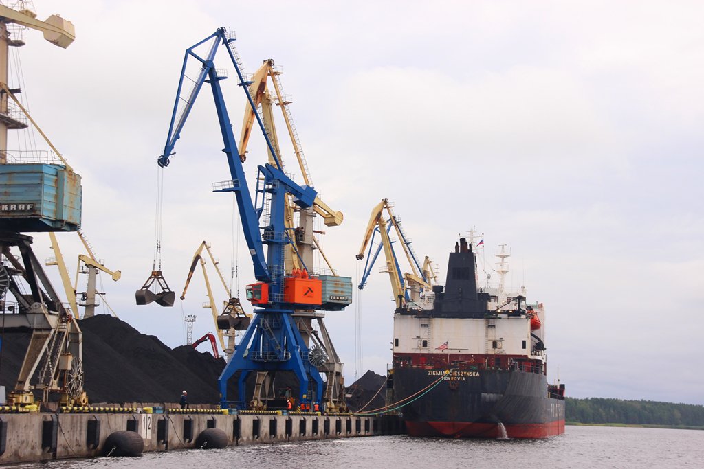 Компания «ЛУКОЙЛ» заявила о заинтересованности в строительстве сухогрузного терминала по перевалке кокса, угля и окатышей в Высоцке Ленинградской области
lenoblinvest.ru/region/sobytiy…
#леноблинвест #ленинградскаяобласть #lenoblinvest