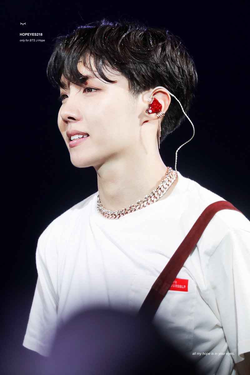 HOPEYES218's tweet photo. 181016 LYS in Berlin

#제이홉 #호석 #호비 #JHOPE  #BTS⁠ ⁠⁠ ⁠⁠ ⁠⁠ ⁠⁠ ⁠⁠ ⁠
@BTS_twt https://t.co/AXZTjYbf5a