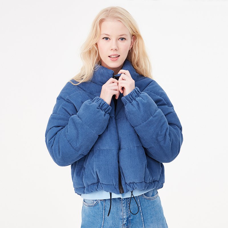 OVSofficial's tweet photo. Design oversize e texture a costine: la puffy jacket è uno dei must have immancabili della nuova collezione #OVS Spring Summer 19: https://t.co/4oL9SUsnJn
#OVSSS19 #SpringSummer19 https://t.co/IVBQ0pRatH
