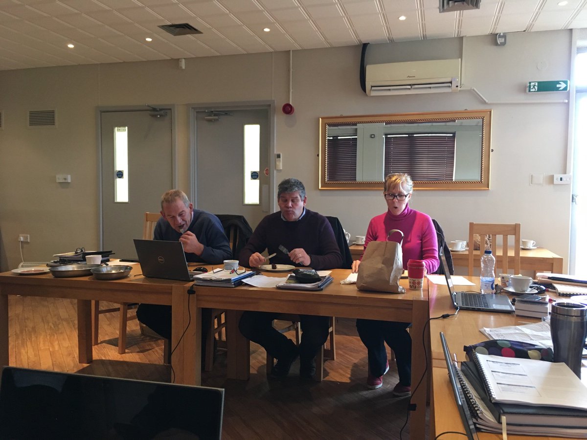 elerimthomas1's tweet photo. Today we learnt about marbling, meat colour and fat colour assessment in the chiller. With some consumer taste panel work after. Which involved eating some Welsh Beef striploin!! #lovemywork #BeefQ @IBERSagri @HybuCigCymru @BeefQWales https://t.co/zkXJPQcOVR