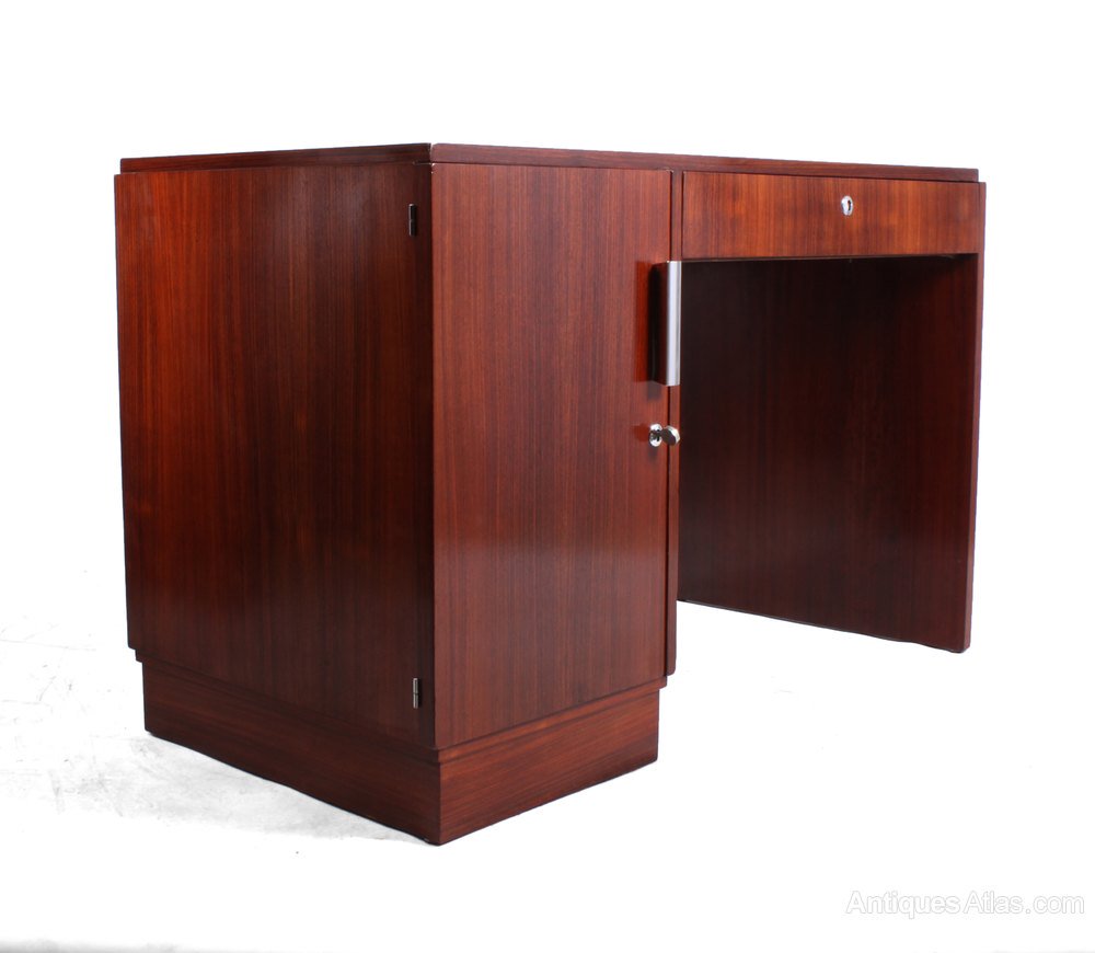 antiques_atlas's tweet photo. #ArtDeco Rosewood Desk c1930 #Antiques from The Furniture Rooms @originalretro https://t.co/9DB4fGkctf https://t.co/CRCzJjPg60
