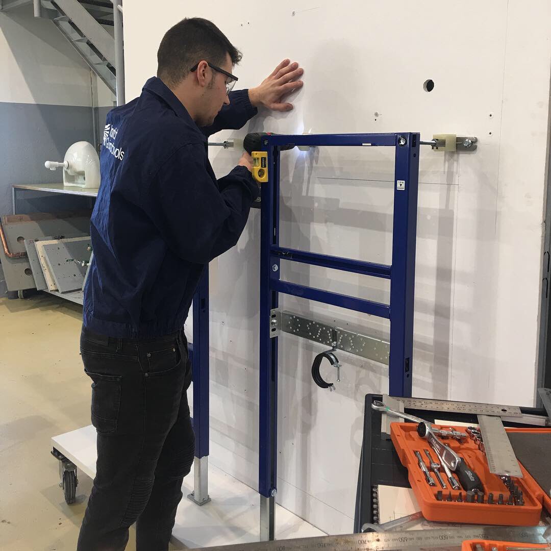 Guindavols's tweet photo. 👉 Des de l’@institut_guindavols de #Lleida tot el nostre suport a l’alumne David Arbiol q després de guanyar el Campionat de #Catalunya #catskills d’aquí poc ens representarà al #skill15 #spainskills #spainskills2019 a #Madrid‼️ https://t.co/Cdch1bb1Hf
