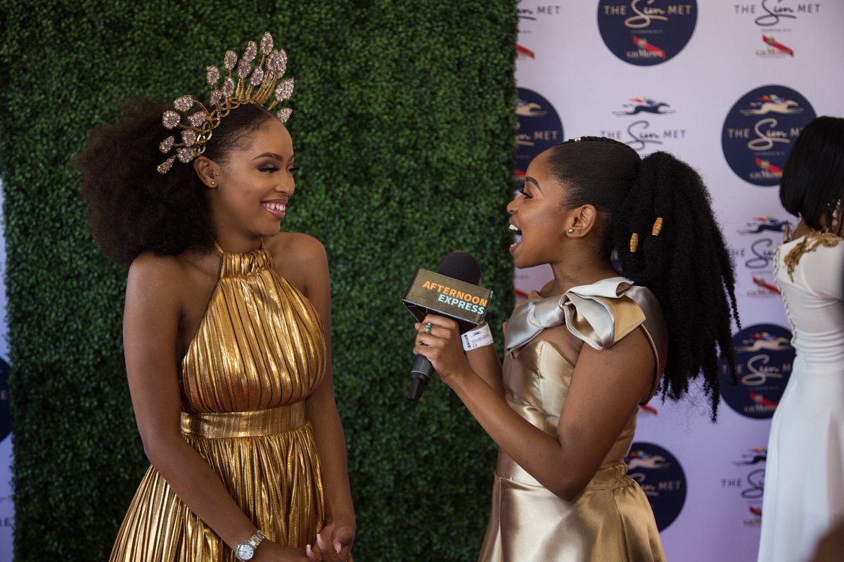 Part of what I did this weekend was work the red carpet for our <a href="/Heineken_SA/">Heineken SA</a> squad... we got a couple of front pages and some th interviews... I think we showed up well 💚 #MyBloodIsGreen - 📸 <a href="/CaptureCrew_/">Capture Crew</a>