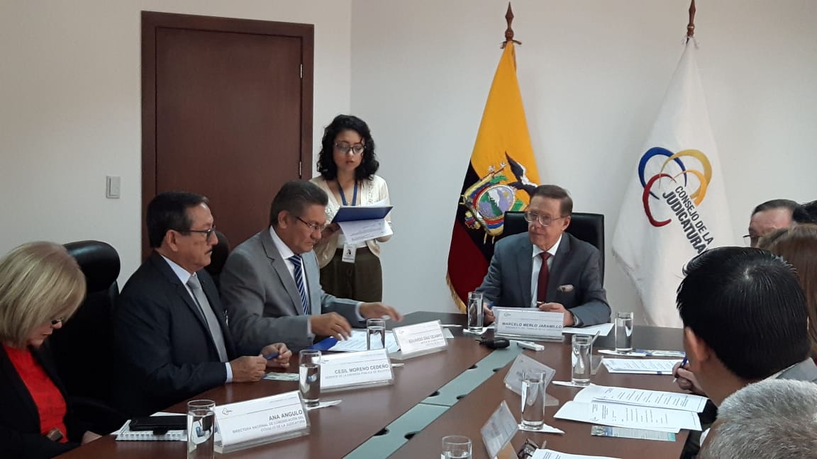 CJudicaturaEc's tweet photo. 📚 #AHORA | Presidente del #CJ, #MarceloMerlo, y rector de la @NoticiasUTEQ, #EduardoDíaz firman Convenio de Cooperación Interinstitucional en temas de capacitación e investigación académica. Este acuerdo durará 5 años. https://t.co/1VQLYFgc0H