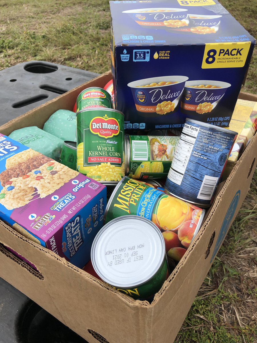 feedhopenow's tweet photo. Delivering hope to federal employees and TSA families at Orlando Melbourne airport #ShutdownHunger #feedhopenow https://t.co/BnGpEs0Ssn