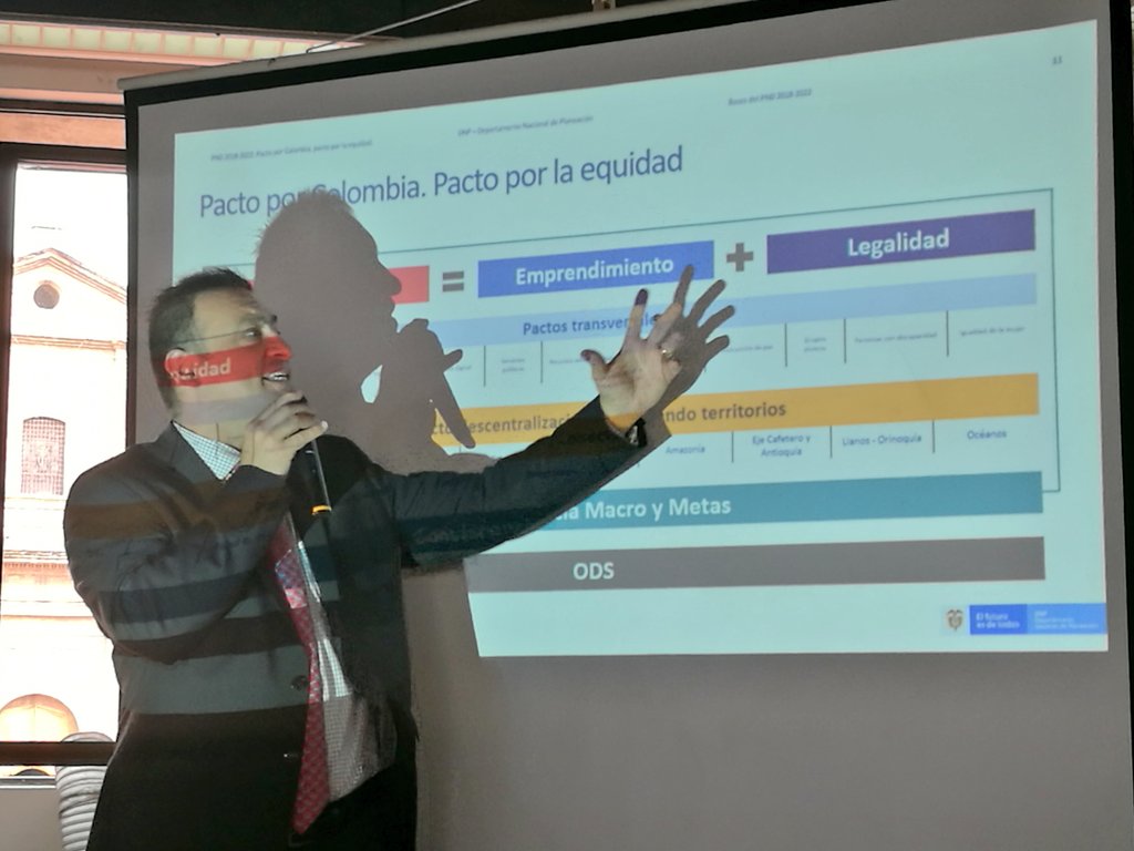 CIBuenaventura's tweet image. El @CIBuenaventura presente en la audiencia pública &quot;Pacto por #Colombia, pacto por la equidad&quot; en la @GobValle. A esta hora se realiza la socialización de los ejes del Plan Nacional de Desarrollo. #ProgresoRegional #Buenaventura @DNP_Colombia