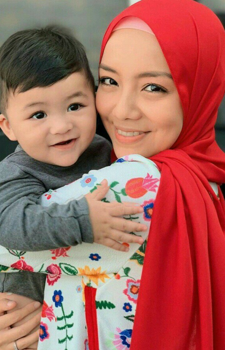 Aida_Inany's tweet photo. Rindu iqy ngn mama iqy n papa iqy
#PujaanHatiKanda https://t.co/CAr5TcOL7A