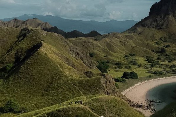 _iamindonesia's tweet photo. Enjoy the Beautiful Spot of Nature on Padar Island, Flores

https://t.co/eKOz305WVs

#PadarIsland #Flores #Nature #Indonesia #WonderfullIndonesia #Trip https://t.co/49bjWVD4ih