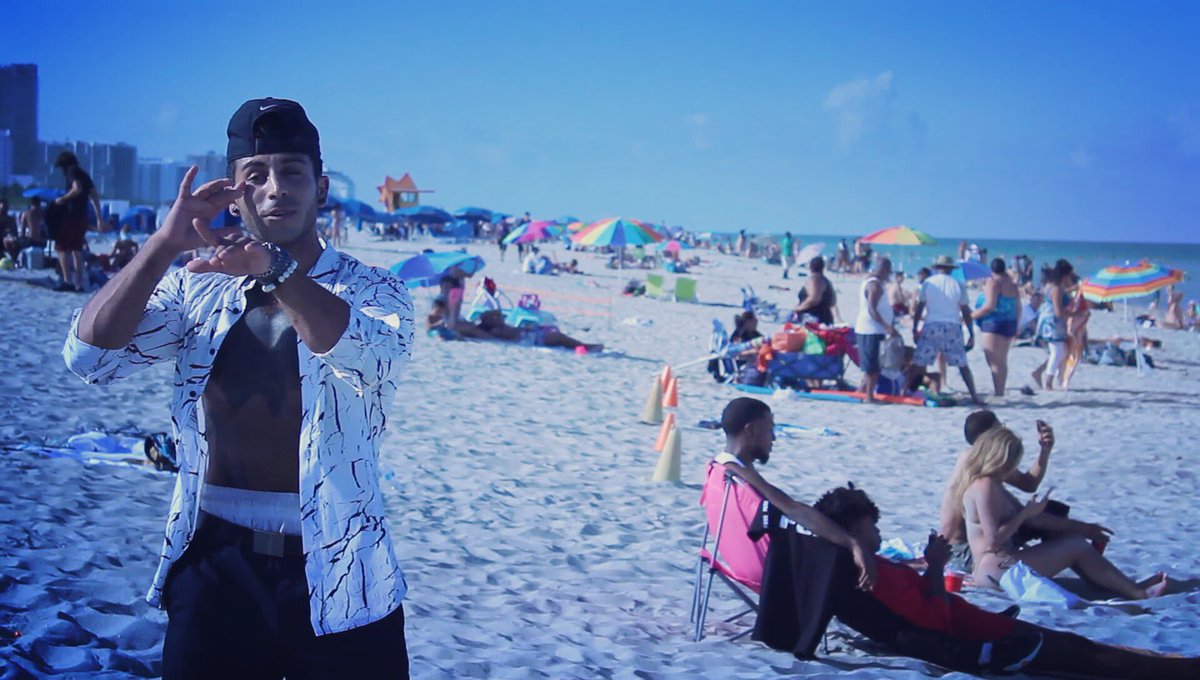 The_RealKiyan's tweet photo. Shots from the heart ♠️ #welit  #dance #music #artist #singer #viral #wshh #lightthecityup #alienpersonality #newbeginnings #celebrity #photooftheday #model #fwm https://t.co/17S5JBbKvo