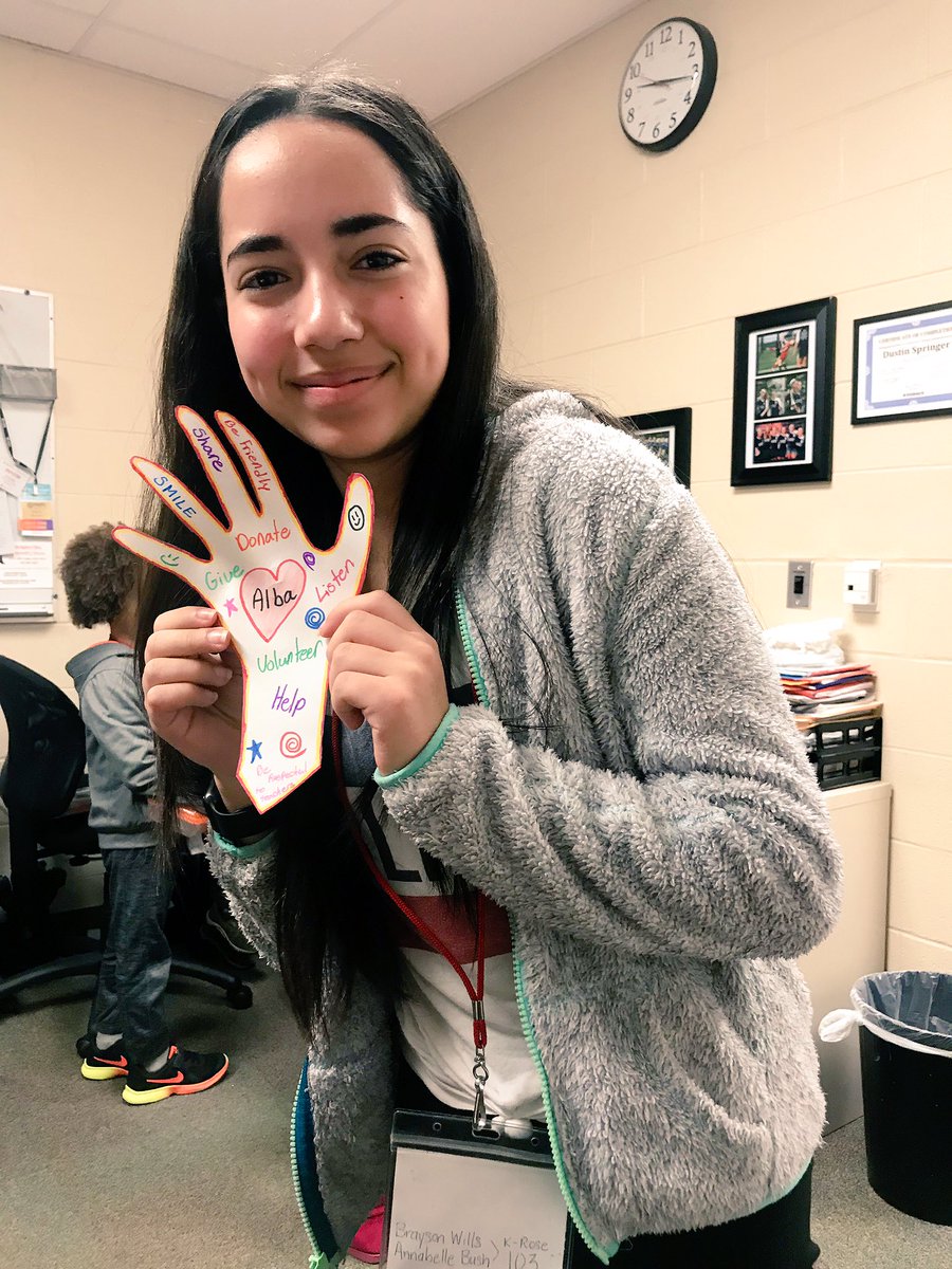 DrSpringer12301's tweet photo. Hands up for Kindness in our @_MerriamPark Bear Den today β€οΈ Can't wait to display all of our hands! ππ»ππΌππ½ππΎππΏβ₯οΈπ» #mpbeardens https://t.co/Zmgy69QH7e