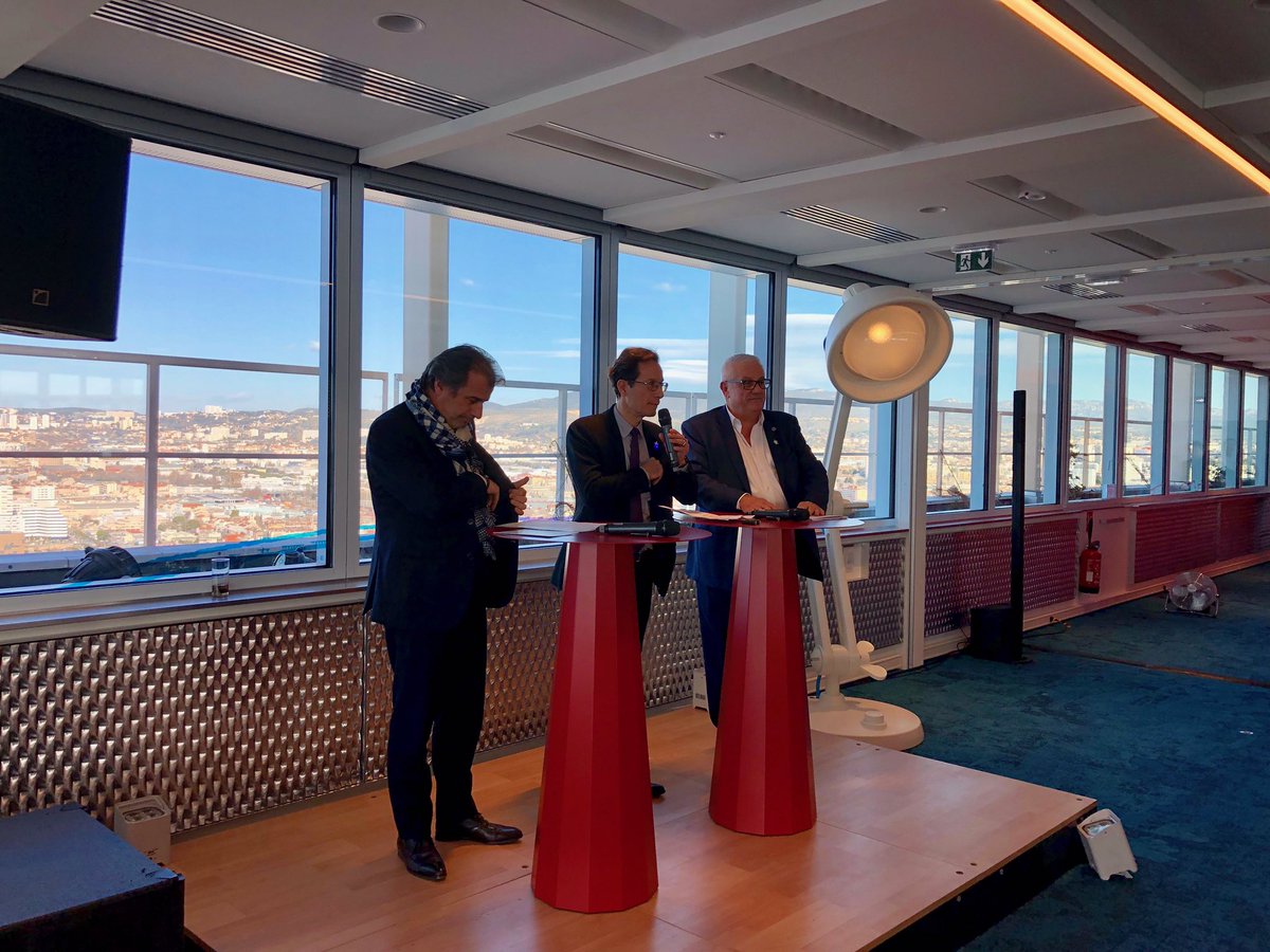 CCI_AMP's tweet photo. Inauguré ce lundi, le #SkyCenter est un outil de promotion économique qui devra servir à tous les acteurs de l'attractivité pour accueillir de nouveaux prospects et délégations étrangères. @chauvinjl @Marseillaisetlm @WTCMarseille  @Euromed_MRS @AMPMetropole @ProvencePromo https://t.co/2BwNf63UN2