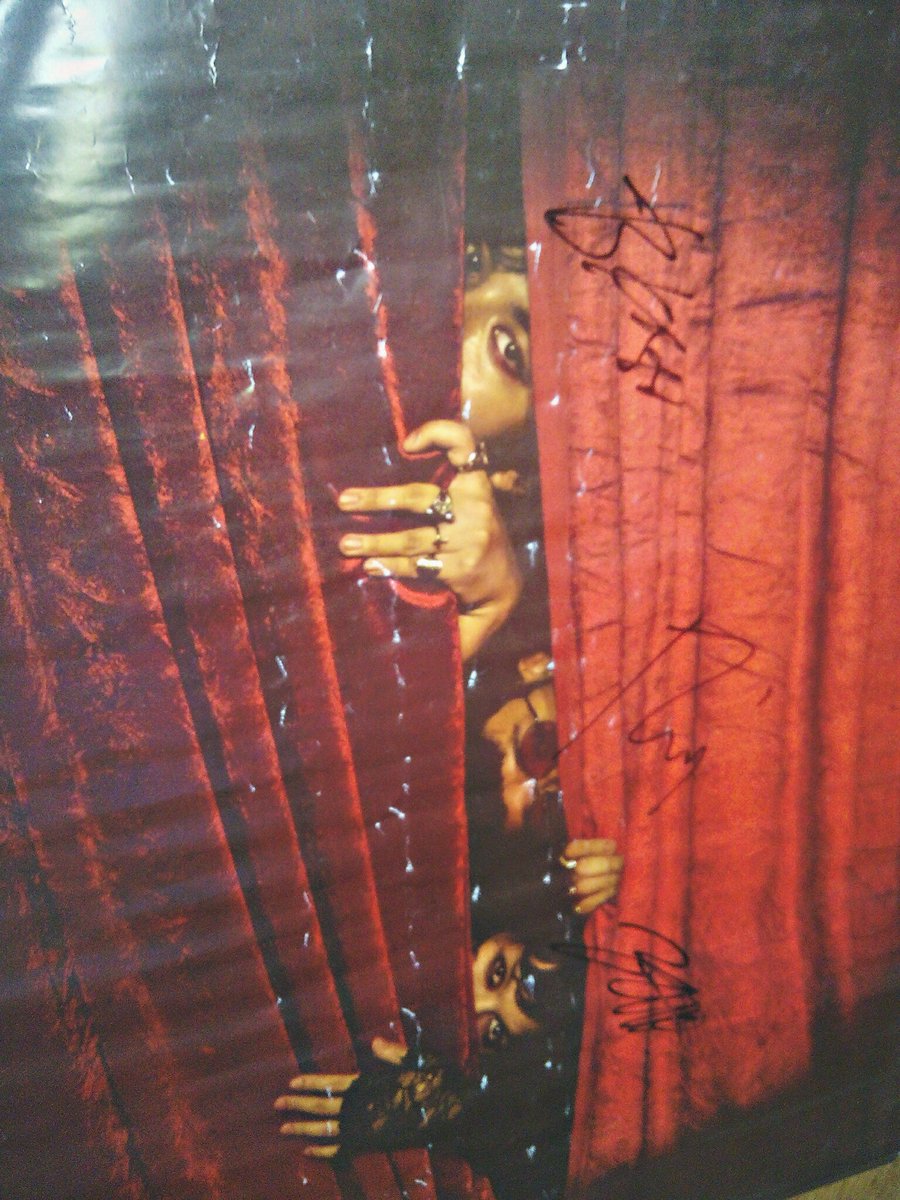 fourthspades's tweet photo. Signed Album and Poster β
#BATAmeetsIVOS
#IVOSAlbumSigning
#IVOFSPADES https://t.co/VLiTPYDuHm