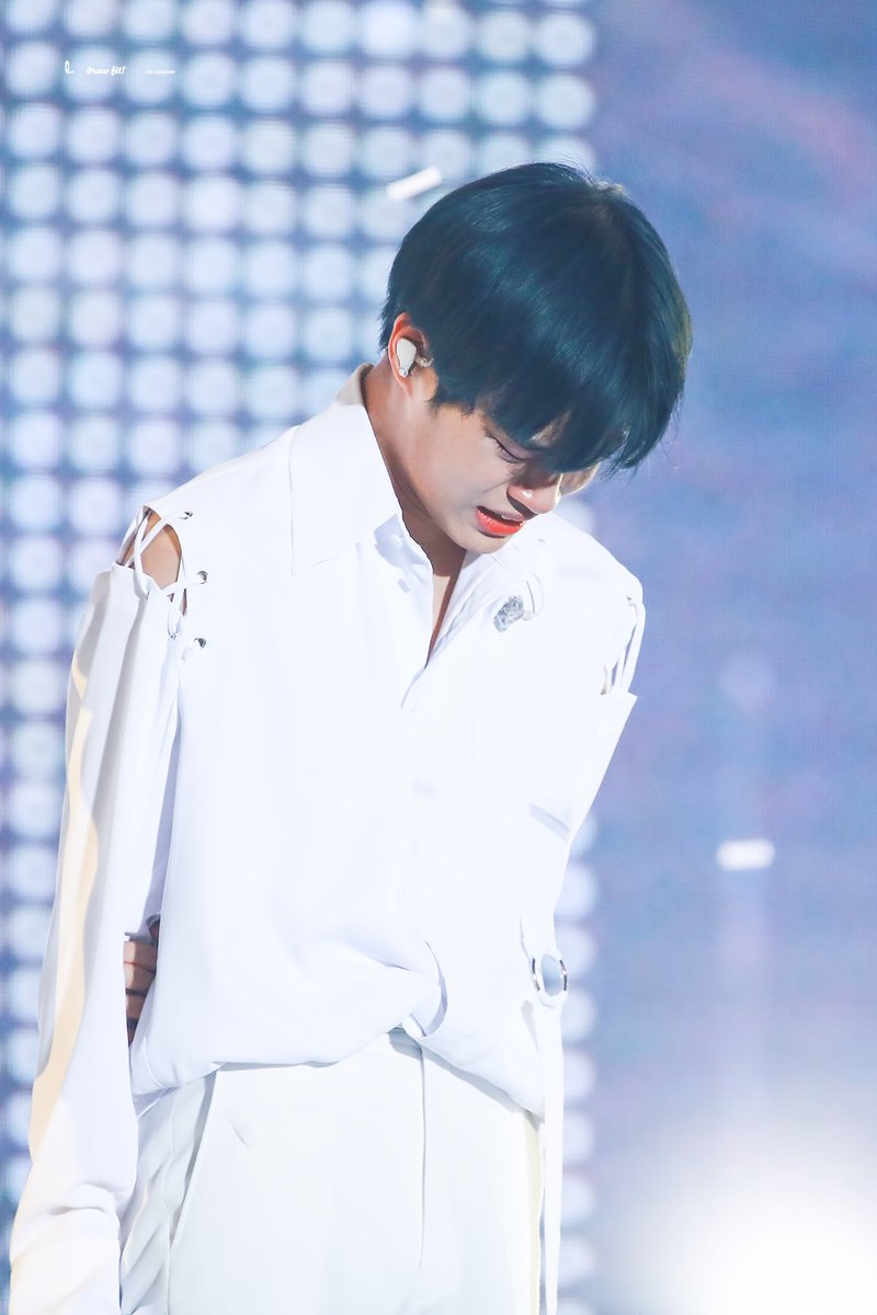 Daehwicom's tweet photo. Always with you
#찬란한_대휘의_열아홉생일
#HappyNineteenDaehwi
#이대휘 #대휘 
#LEEDAEHWI #DAEHWI https://t.co/u1AP35HzCt