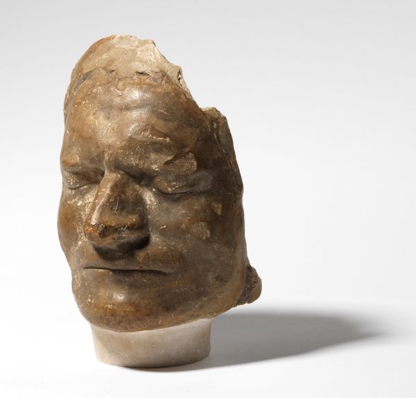 TheHistoryFeed's tweet photo. Today a quiz!
How many of these famous historical figures can you identify from their death masks?

Don't peek at responses before making your guess! https://t.co/I1MeilBwbv