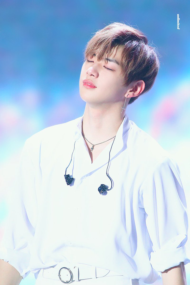 unlimited_dn's tweet photo. 190127 날 기억해줘 반짝인 그 자리에 남아서 마지막 꽃을 피워줘 #강다니엘 https://t.co/mb8sTtQRE2