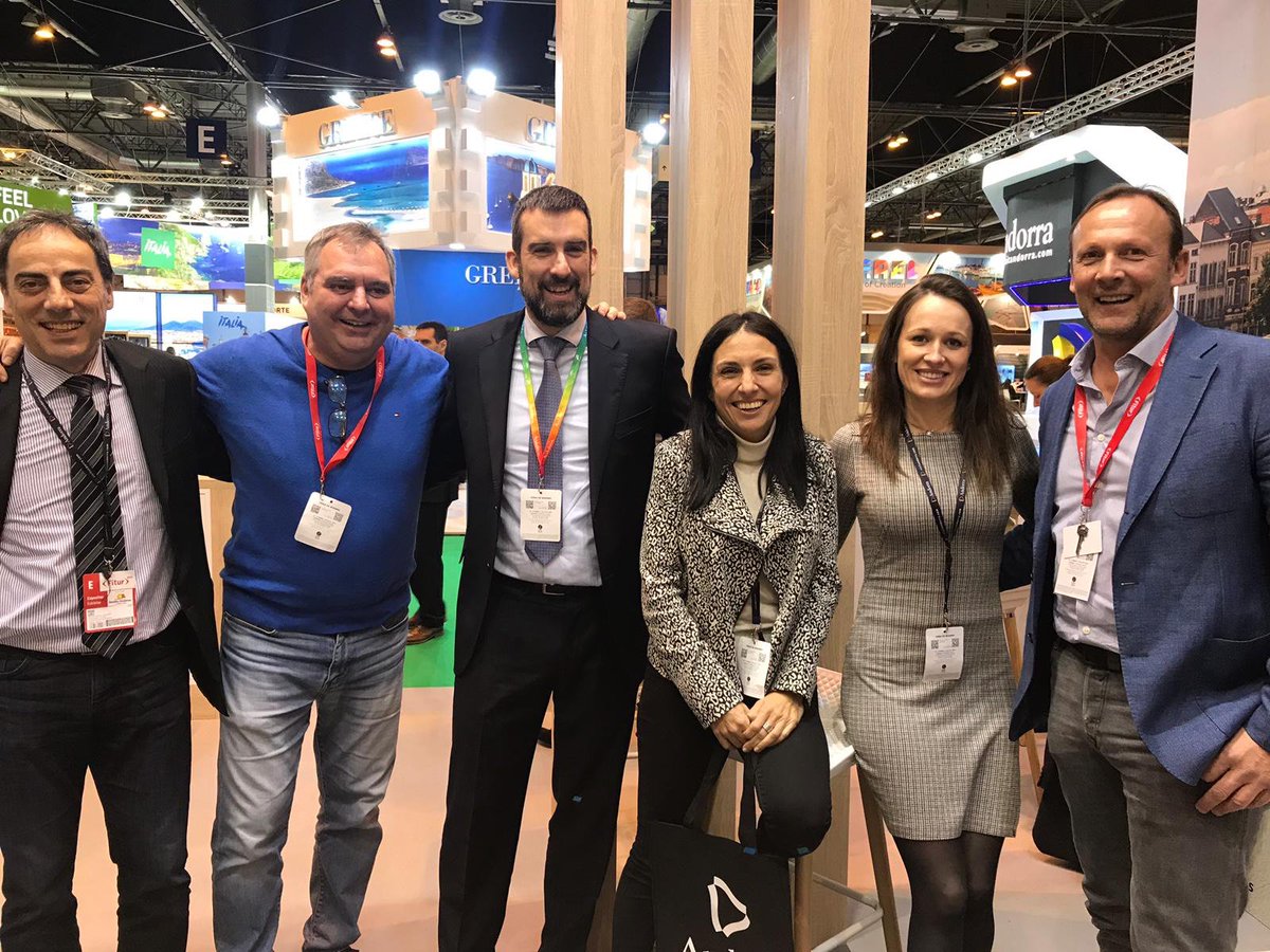 SocialPeri's tweet photo. Visita a FITUR😁😁😃 https://t.co/WOAkzHLEjL