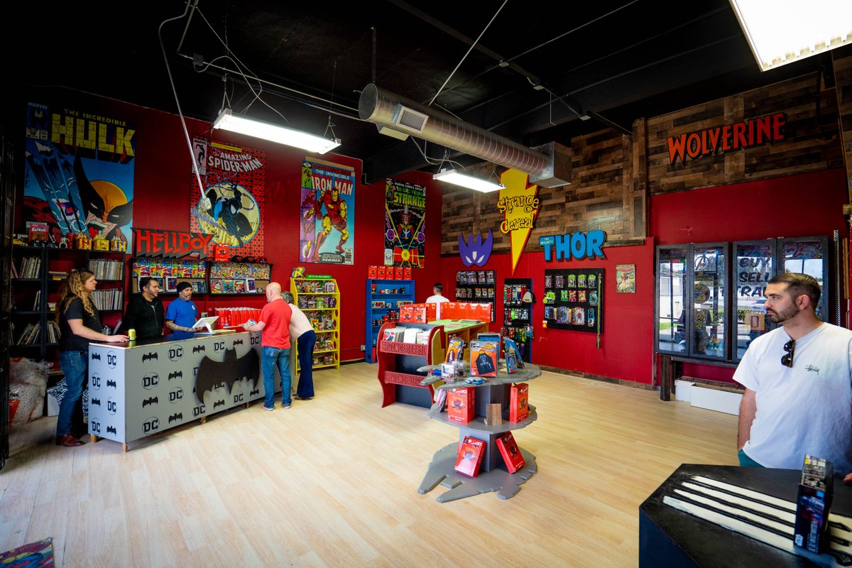 LagunaTools's tweet photo. Strange Cereal, a comic shop in Orange County, used a Laguna Swift CNC to make nearly all of their displays and signage. And this image only shows a corner of it! @strangecereal
#lagunatools #supermaxtools #cnc #cncmachine #signmaking #cncsign #comics https://t.co/psKI2CN7f4
