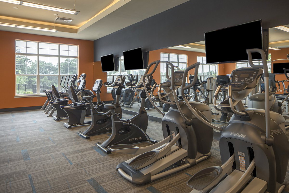 State-of-the-art fitness machines to motivate you to be a better you this year. #ParkApts | bit.ly/2GxyE2E