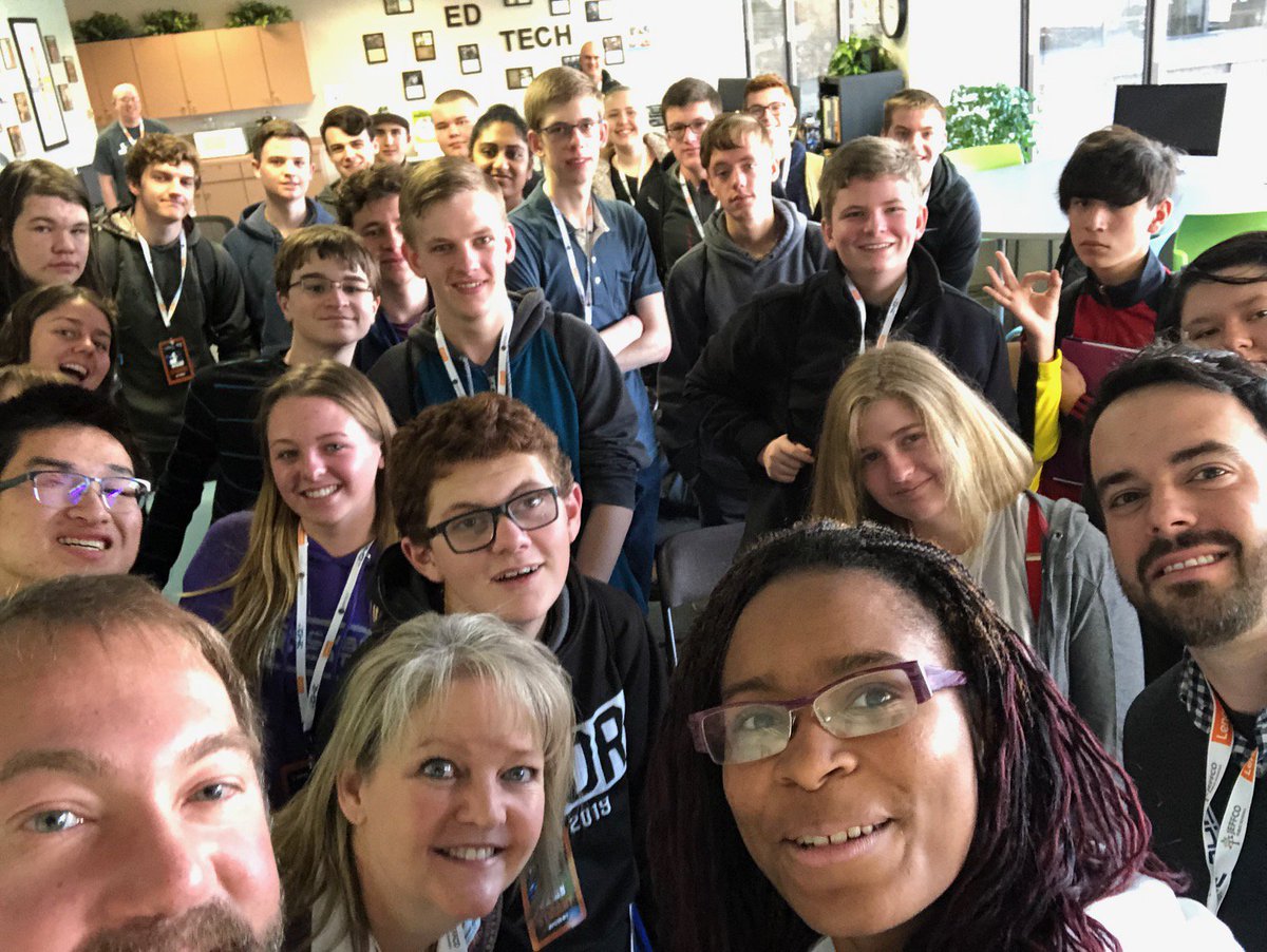 TheresaSzczurek's tweet photo. #Colorado #CISO (Chief Information Security Officer) Deborah Blyth with Colorado Governor's Office of Information Technology @OITColorado teaches high schoolers about #InformationSecurity #careers at Jefferson Country IT Summit (#JeffCon) https://t.co/TDdI5ySUF6
