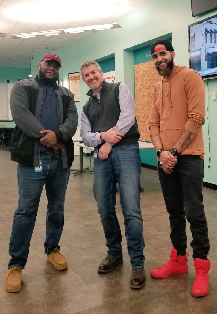 Our Q4 Service Excellence Award winners, Jeris Patterson &amp; Sam Crawford, with our Site Director, Chris Redman! We're super proud of these guys, and they deserve it!! @Jeris_Patt <a href="/rwtt_85/">??</a> <a href="/AttRedman/">Chris Redman</a> #ATTCLG #atthsvclg #att <a href="/ATT/">AT&T</a>