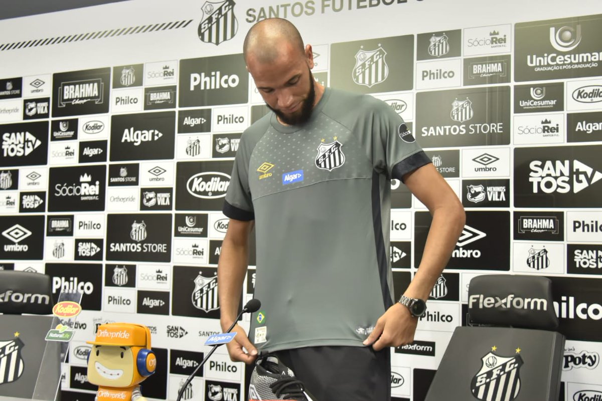 SantosFC's tweet image. Caiu bem, hein?! #AquiÉSantos