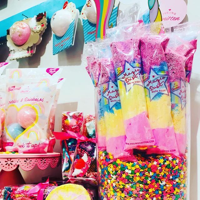 feelingsmitten's tweet image. #magicdust #fizz #bathbomb #sprinkles #rainbow #lasvegas #lasvegasmarket #pink #wholesale #shopping #feelingsmitten #love #unicorn #drama #llama @bestofshowshop @lasvegasmarket bit.ly/2G7rAYH