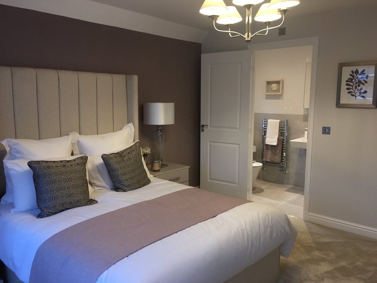 ajfloorcraft's tweet photo. Would you want to re-create that luxurious show home look or maybe even buy a new home? Have a look at one of our latest painting &amp; decorating projects for inspiration &amp; all the @duluxuk colours we used. Or you could buy a @RedrowHomes... https://t.co/myy7Nf78TI https://t.co/DsnjXI2x1K