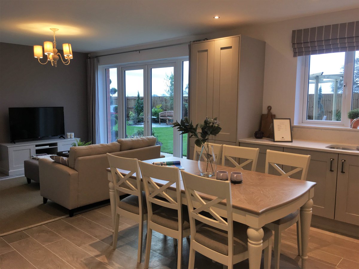 ajfloorcraft's tweet photo. Would you want to re-create that luxurious show home look or maybe even buy a new home? Have a look at one of our latest painting &amp; decorating projects for inspiration &amp; all the @duluxuk colours we used. Or you could buy a @RedrowHomes... https://t.co/myy7Nf78TI https://t.co/DsnjXI2x1K