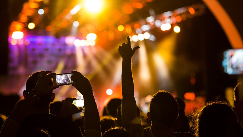 UniversalORL's tweet image. Two new artists announced for #UniversalMardiGras! Come see Sabrina Carpenter (March 2) and Bazzi (March 30) perform live.

Check out more event details at bit.ly/2G4QRTx.