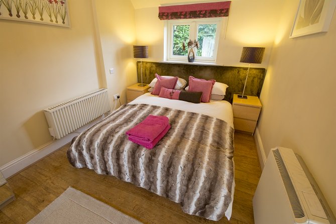 TheHolidayCots's tweet photo. ⭐️ 5 Star Reviews! ⭐️

🔹 "The perfect family farm stay."
🔹 "The mews is a beautiful cottage." 
🔹 "An absolute gem."

📍Derbyshire
https://t.co/A6tAdYUqFN

#Derbyshire #BeautifulCottage #Recommended #FarmHoliday #HolidayCottage https://t.co/Ev2ExSgk0q