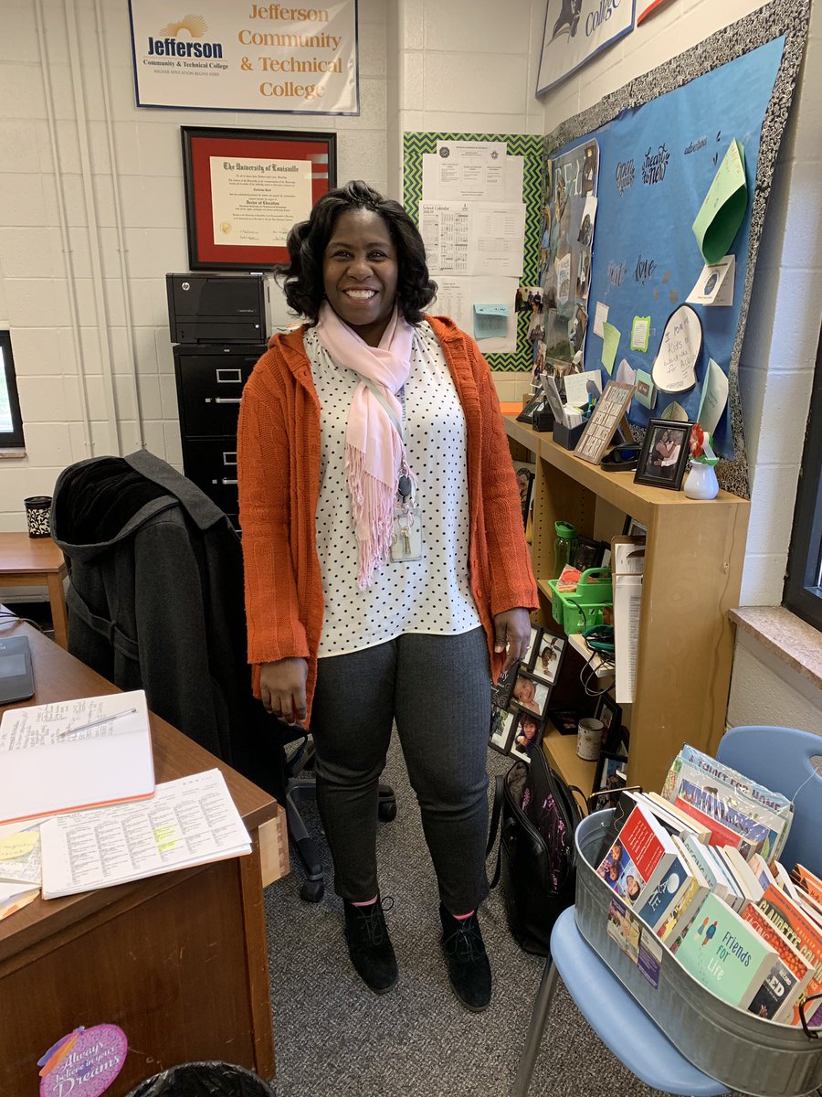 IROQUOIS_HS's tweet photo. First 2 submissions for #IHSSpiritWeek! Thanks @Iroquois_BAC and @CarlaKent_1! Looking...#MisMatched! https://t.co/jd9W7aeFpF